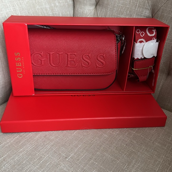Guess “Sandria Mini” Crossbody NWT - Picture 7 of 8